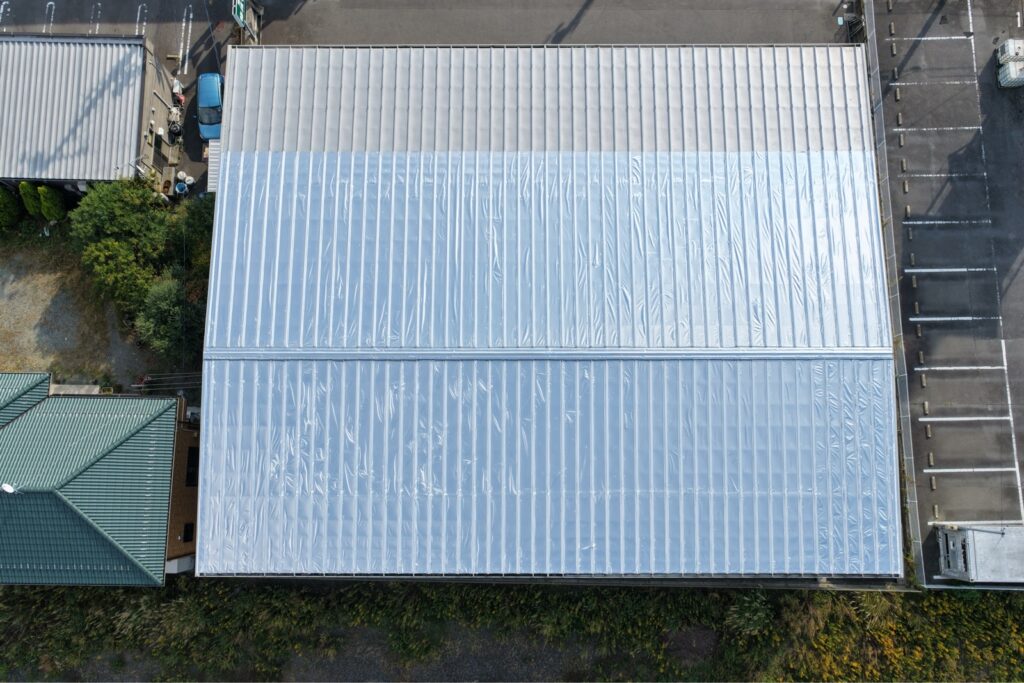 【宮城県石巻市】倉庫の暑さ対策にサーモバリアスカイ工法を施工しました。