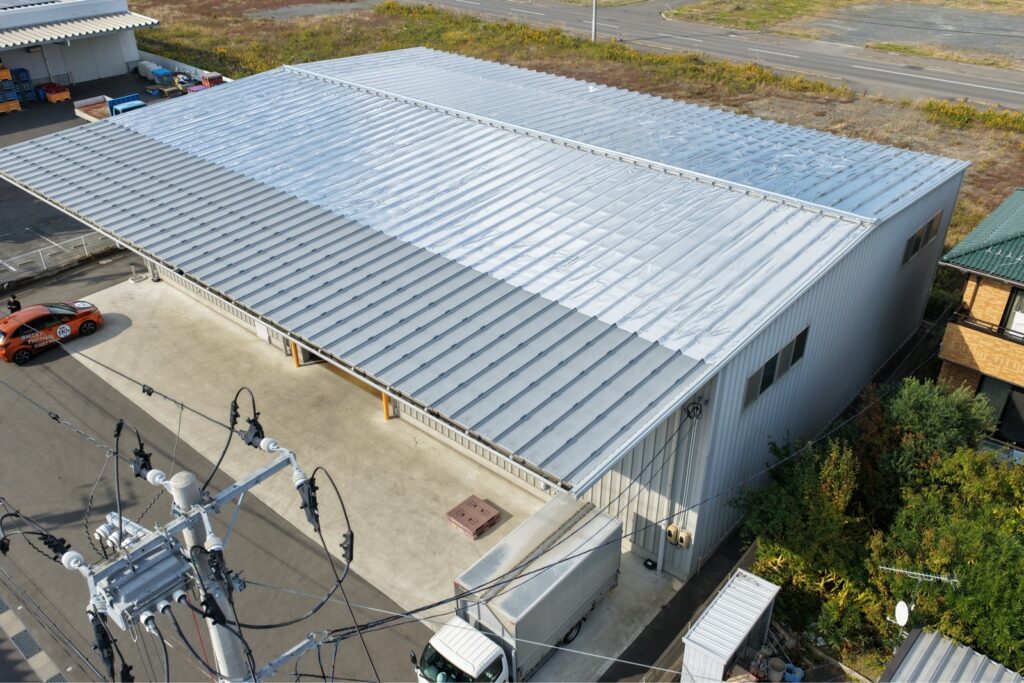 【宮城県石巻市】倉庫の暑さ対策にサーモバリアスカイ工法を施工しました。